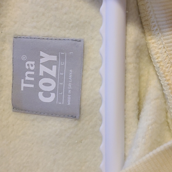 Aritzia cozy oversized boyfriend crew - Picture 2 of 3